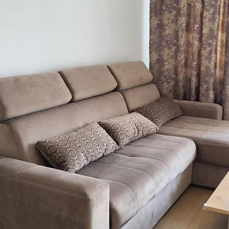 Urban Retreat Central - One Bedroom Apartment Pitesti Exterior photo