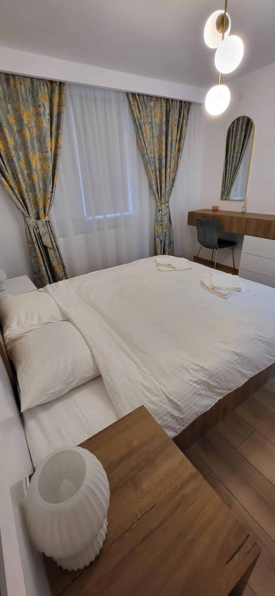 Urban Retreat Central - One Bedroom Apartment Pitesti Exterior photo
